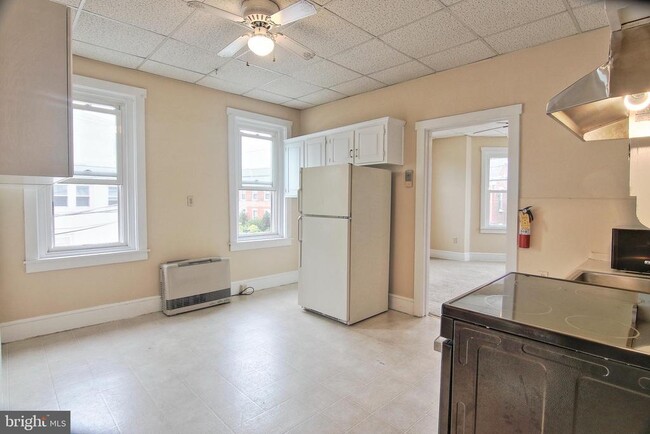 1314 E Philadelphia Ave in Boyertown, PA - Building Photo - Building Photo