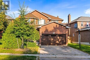 493 Blackstock Rd in Newmarket, ON - Building Photo