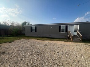 302 Sparrow Ln in Kyle, TX - Foto de edificio - Building Photo