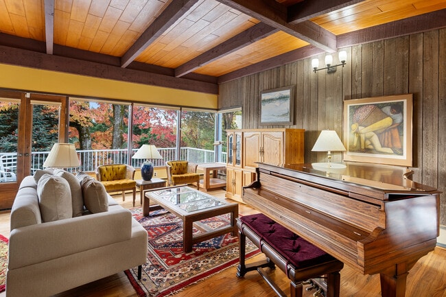 6008 SW 21st Ave in Portland, OR - Building Photo - Building Photo