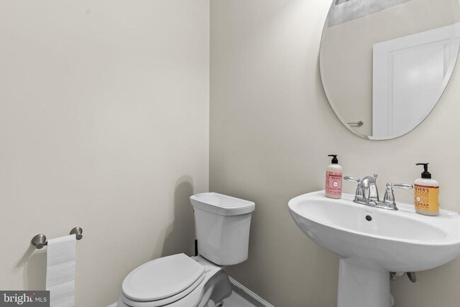 7933 Trailview Xing in Glen Burnie, MD - Building Photo - Building Photo