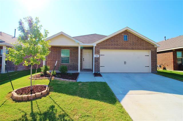 1013 Lady Bird St in Ennis, TX - Building Photo