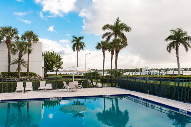 3701 S Flagler Dr in West Palm Beach, FL - Building Photo - Building Photo
