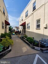1075 Colwell Ln in Conshohocken, PA - Building Photo