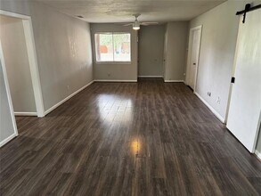 2607 Clearview Cir in Dallas, TX - Building Photo - Building Photo