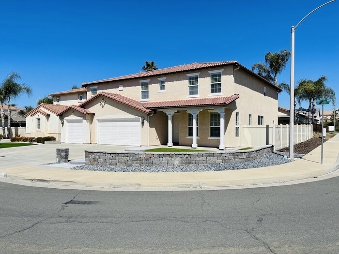 29720 Rossiter Rd in Murrieta, CA - Building Photo