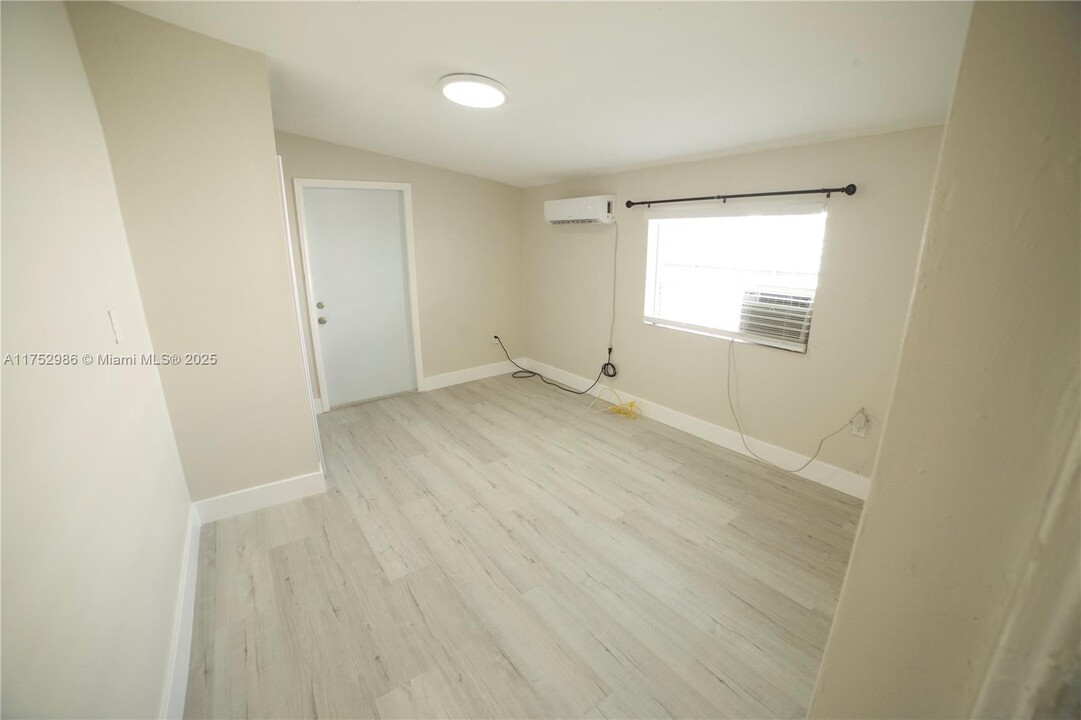 621 N 66 Terrace-Unit -B in Hollywood, FL - Foto de edificio