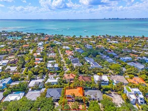 462 Warren Ln in Key Biscayne, FL - Building Photo - Building Photo