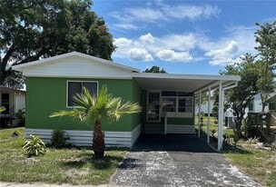 819 Mary St in Wildwood, FL - Building Photo