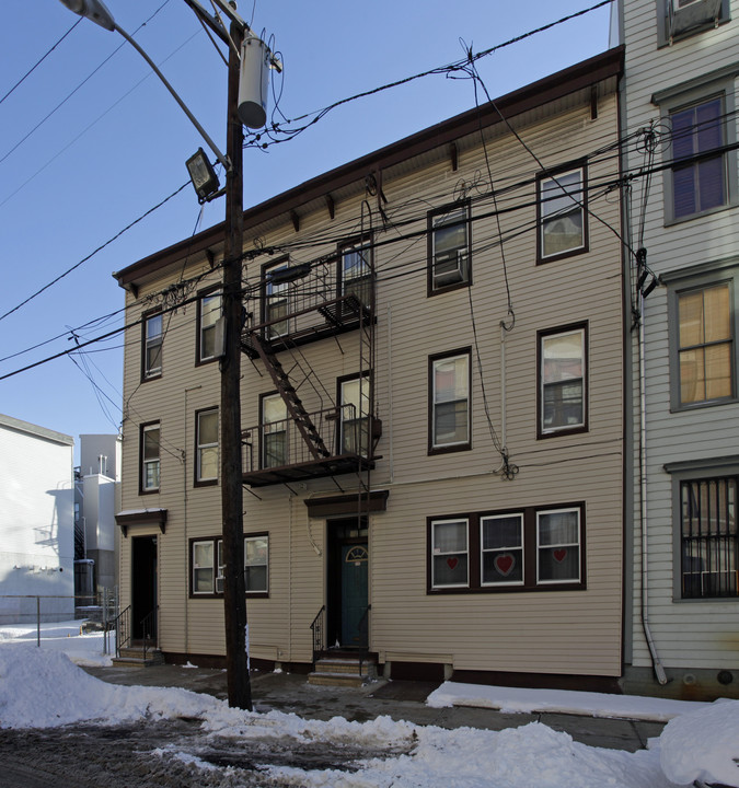 403-405 3rd St in Jersey City, NJ - Building Photo