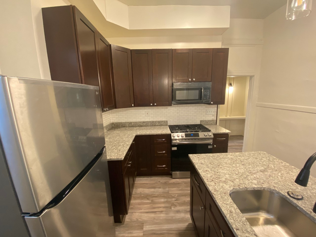 2116 Mt Royal Terrace-Unit -1st Floor in Baltimore, MD - Building Photo - Building Photo
