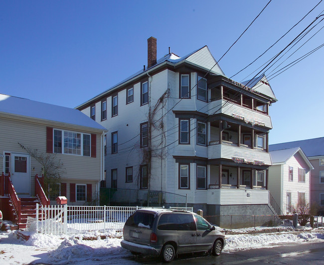 77 Tremont St in Fall River, MA - Foto de edificio - Building Photo