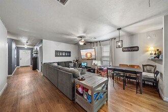 8802 Shady Vista Ln in Houston, TX - Building Photo - Building Photo