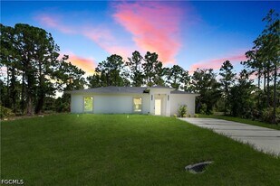 922 Macy St E in Lehigh Acres, FL - Building Photo