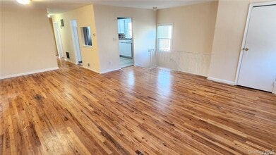 244-57 Grand Central Pkwy in Queens, NY - Building Photo - Building Photo