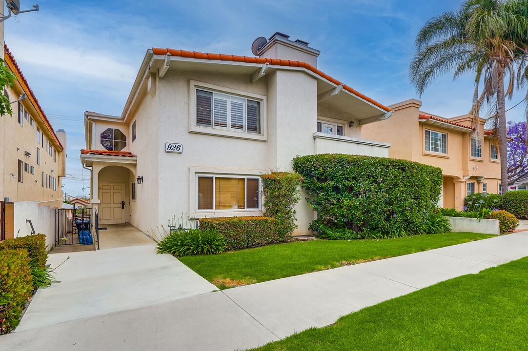 926 S Leland St in Los Angeles, CA - Building Photo