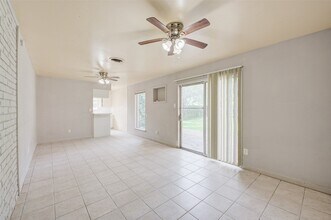 7214 Mobud Dr in Houston, TX - Building Photo - Building Photo