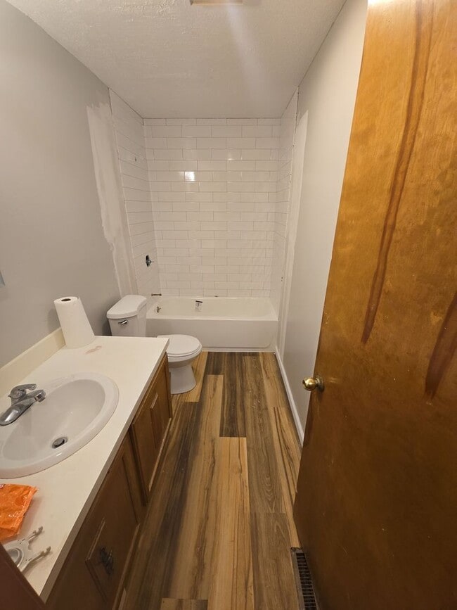 90 Edwards St in Hartford, CT - Building Photo - Building Photo