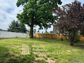 155 Birch St in Junction City, OR - Building Photo - Building Photo
