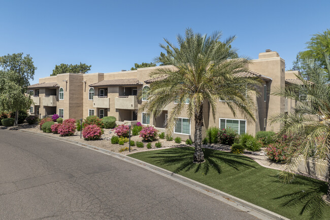 Aventura Condos in Scottsdale, AZ - Foto de edificio - Building Photo