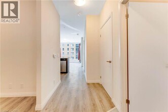 104 Garment St in Kitchener, ON - Building Photo - Building Photo