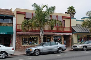208-210 Capitola Ave in Capitola, CA - Building Photo