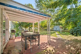 2076 Harned St in Troy, MI - Building Photo - Building Photo