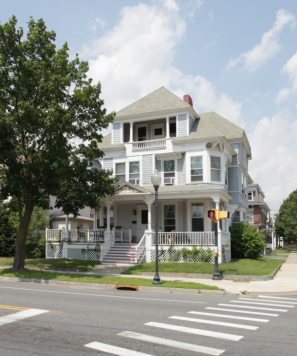 124-126 Warren St in Glens Falls, NY - Building Photo