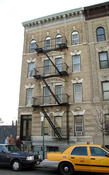 162 Dupont St in Brooklyn, NY - Foto de edificio