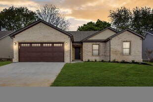 952 Auckland Ave in Richmond, KY - Building Photo