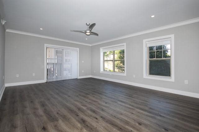 100 Glen St in Glen Cove, NY - Building Photo - Building Photo