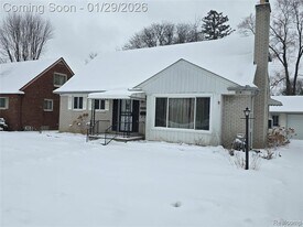 27231 Five Mile Rd in Redford Township, MI - Building Photo