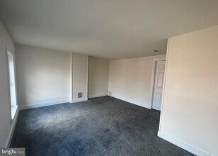 336 Barclay St in Burlington, NJ - Building Photo - Building Photo