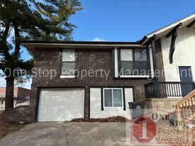 1421 SW Sunset St in Blue Springs, MO - Building Photo