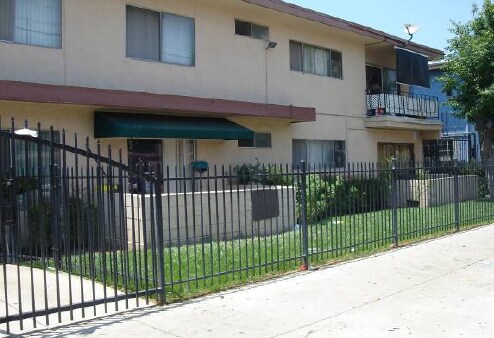 Orion Avenue Apartments in North Hills, CA - Building Photo - Building Photo