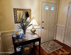 663 Yorktown Ln in Monroe Township, NJ - Foto de edificio - Building Photo