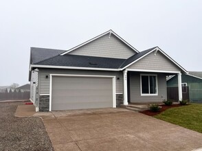 284 S 7th St in Jefferson, OR - Building Photo - Building Photo