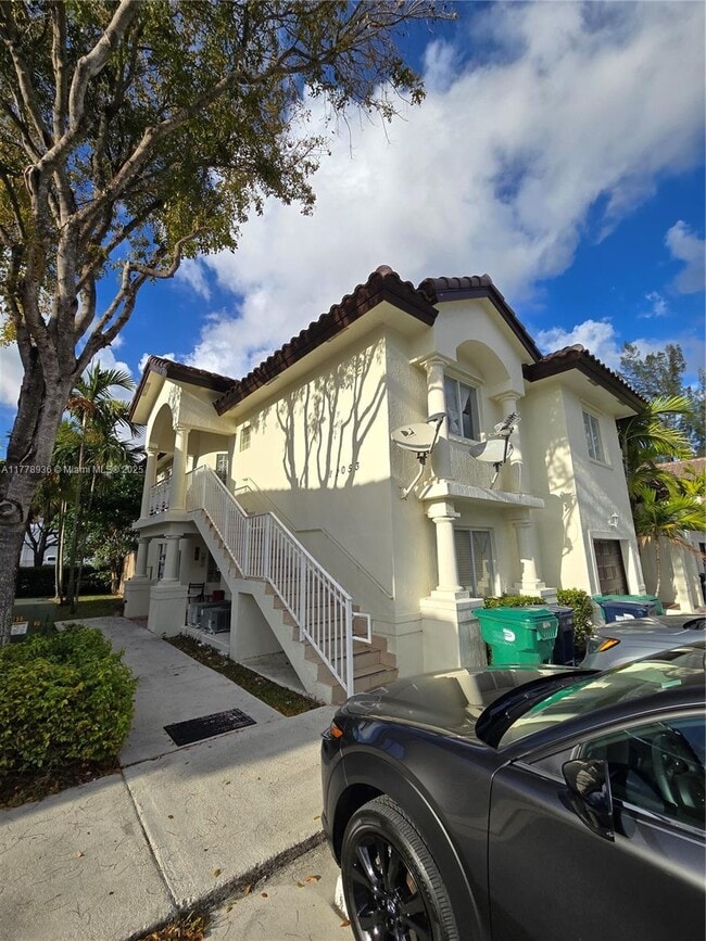 11053 NW 89th Terrace in Doral, FL - Building Photo - Building Photo