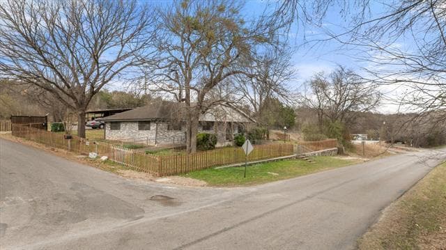 2708 Cedarhill St in Granbury, TX - Building Photo - Building Photo