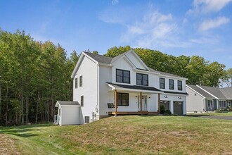 47 White Oak Dr in Wells, ME - Foto de edificio - Building Photo