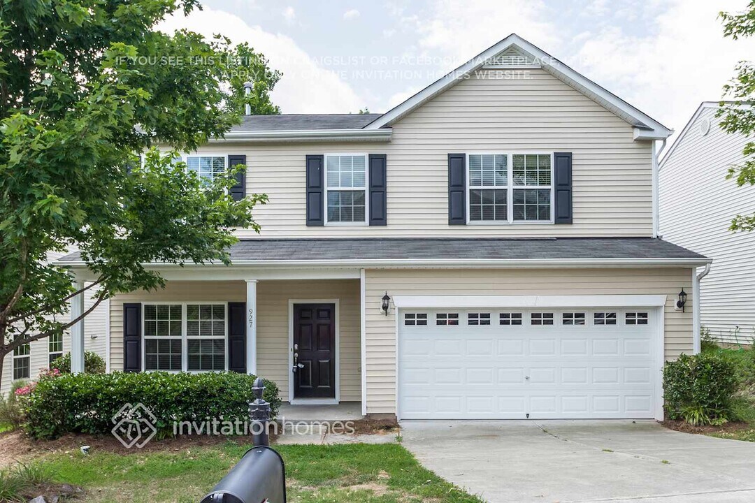 927 Spring Meadow Dr in Durham, NC - Building Photo