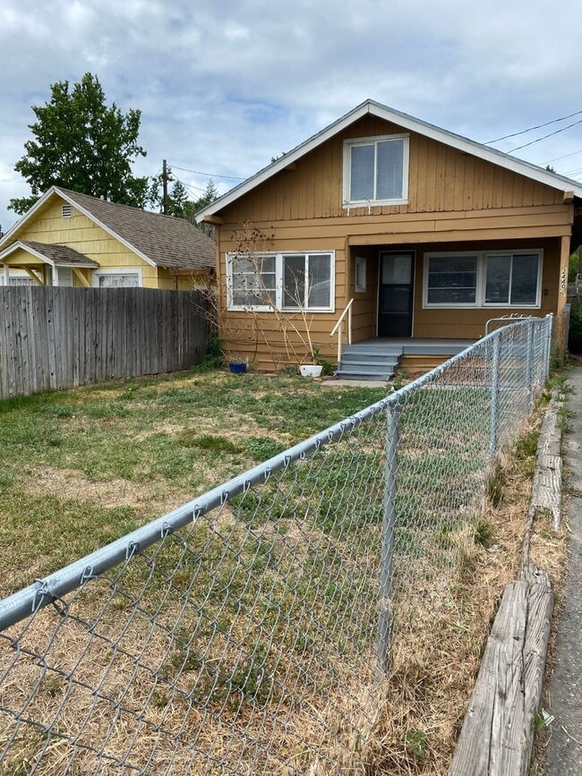property at 2440 Chatham Hill Dr
