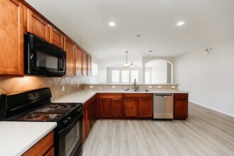 11421 Gossamer Dr in Austin, TX - Building Photo - Building Photo