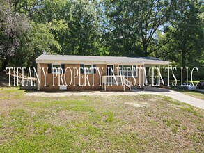 505 Fleetwood Cir in Gastonia, NC - Building Photo - Building Photo