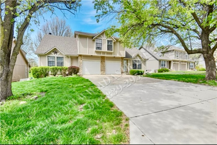 14924 Riggs St in Overland Park, KS - Building Photo