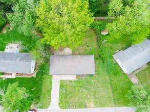 6102 E 96th St in Kansas City, MO - Building Photo - Building Photo