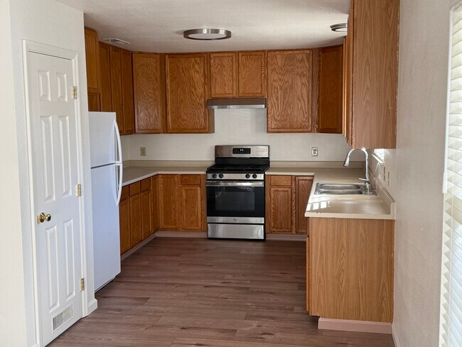 1420 Slater Street in Santa Rosa, CA - Building Photo - Building Photo