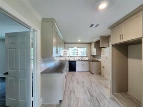 8033 Turquoise Ln in Houston, TX - Building Photo - Building Photo