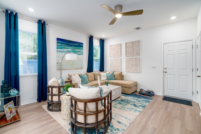 Sutton Fields in St. Cloud, FL - Building Photo - Interior Photo