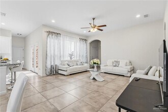 19 Escondido Pass in McAllen, TX - Building Photo - Building Photo